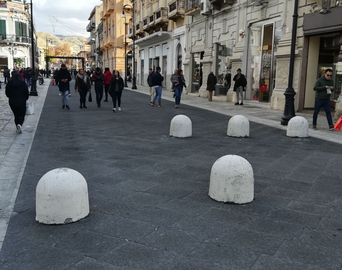 dissuasori fissi sul corso garibaldi
