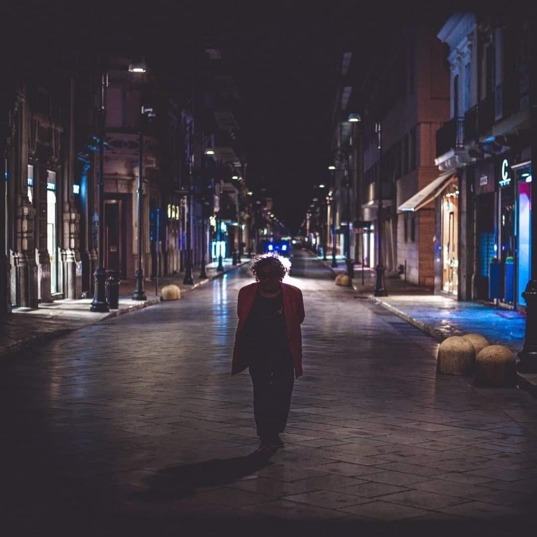 La solitudine di Toni nell’inquietudine della città