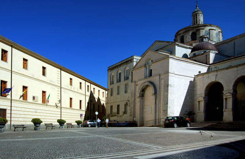CATANZARO. Duomo chiuso e non esiste progetto esecutivo…